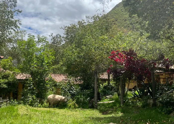 Chullpas * Urubamba